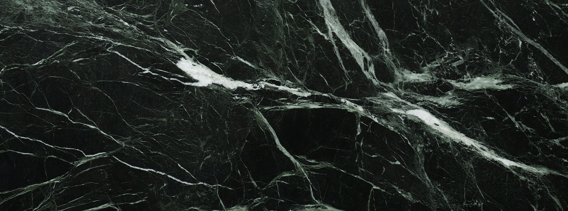 Veria-Green-12498---Closeup