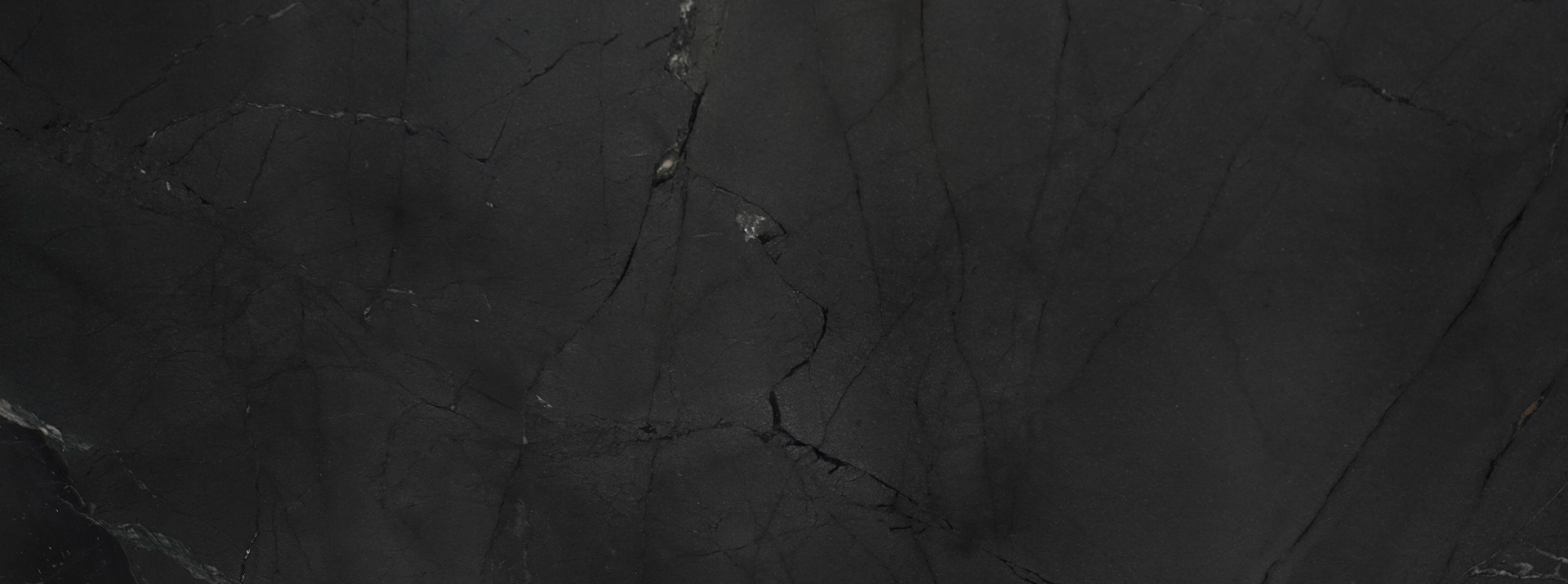 Diamond-Black-Leather-20459---Closeup