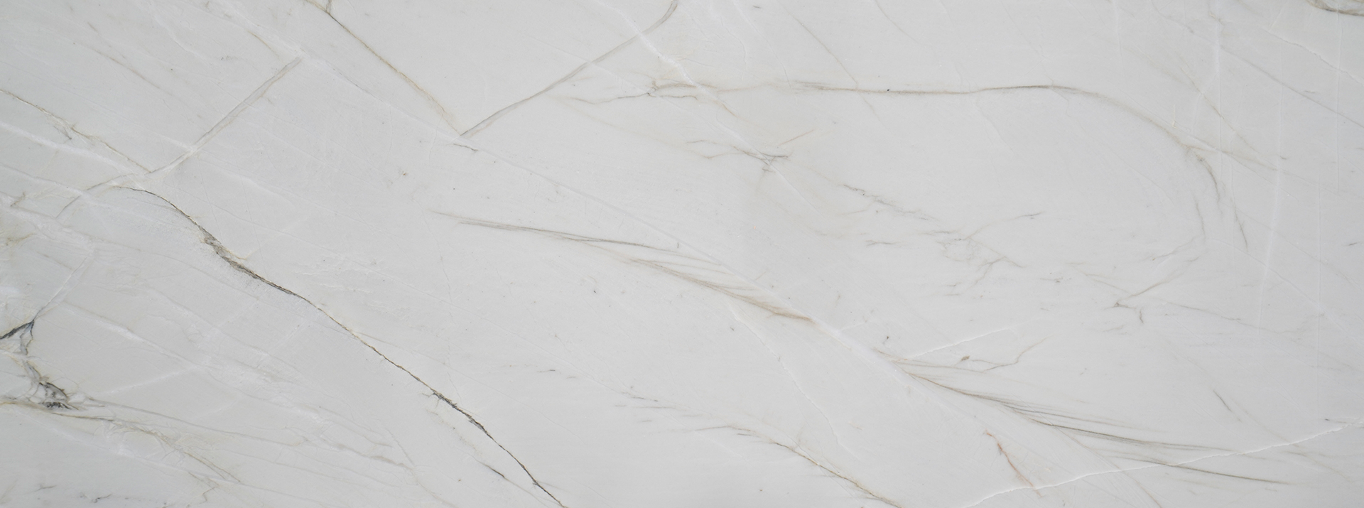 Le-Blanc-Honed--9854---Closeup