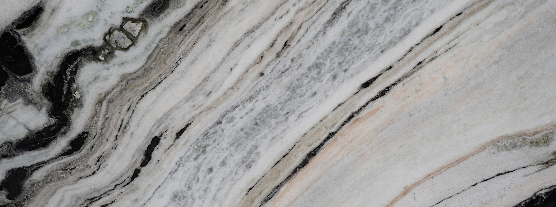 Ultimate-Panda-5622---Closeup